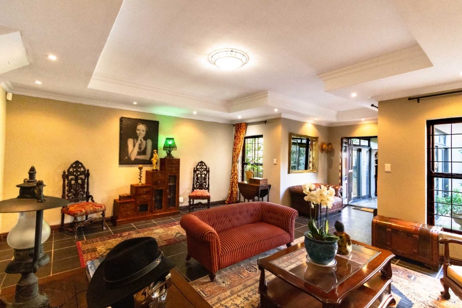 6 Bedroom Property for Sale in Sandbaai Western Cape